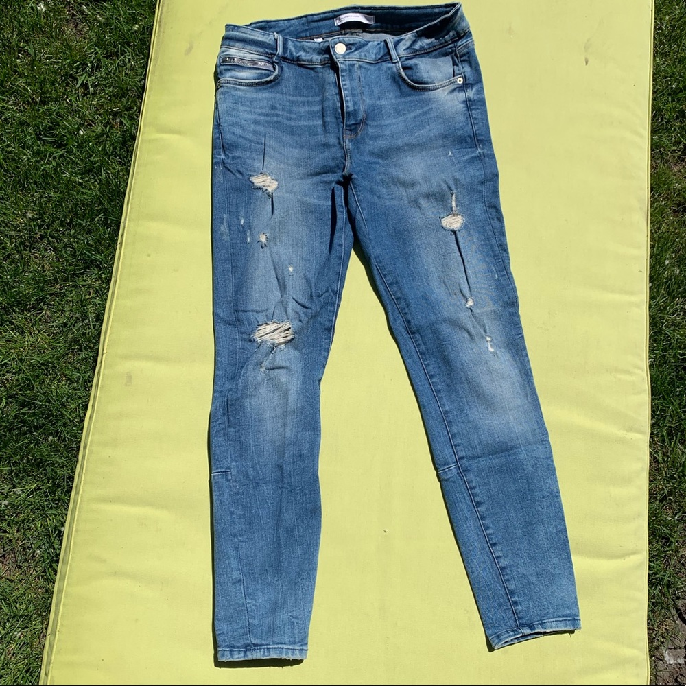 Zara Spin Slightly Distressed Blue Jeans